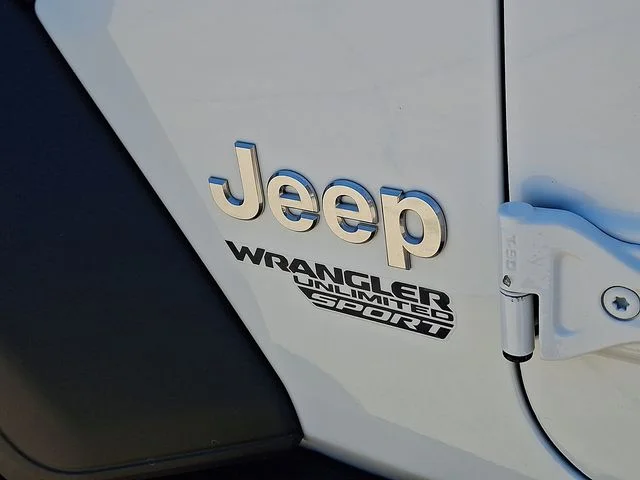 Used 2018 White Jeep Unlimited Sport S image 31