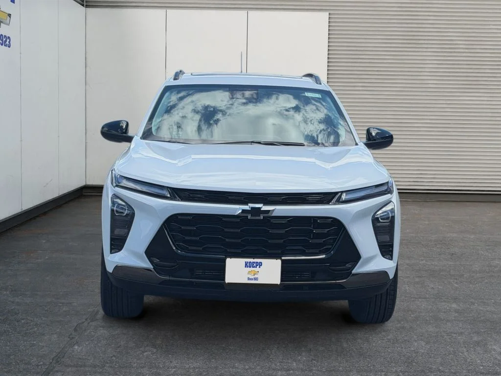 New 2026 Summit White Chevrolet ACTIV image 8