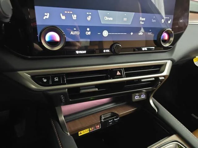 New 2026 Eminent White Pearl Lexus PREMIUM PLUS image 30