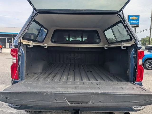 Used 2021 Blue Chevrolet High Country image 13