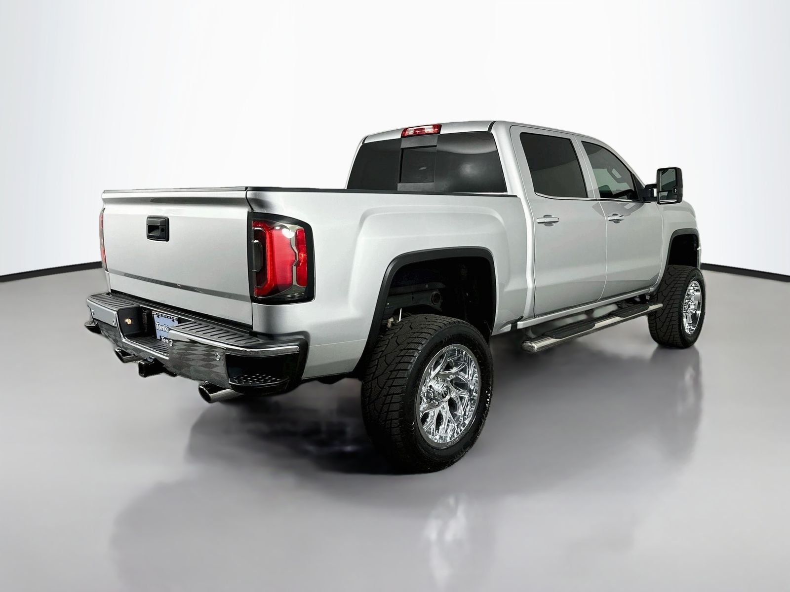 Used 2018 Quicksilver Metallic GMC SLT image 8