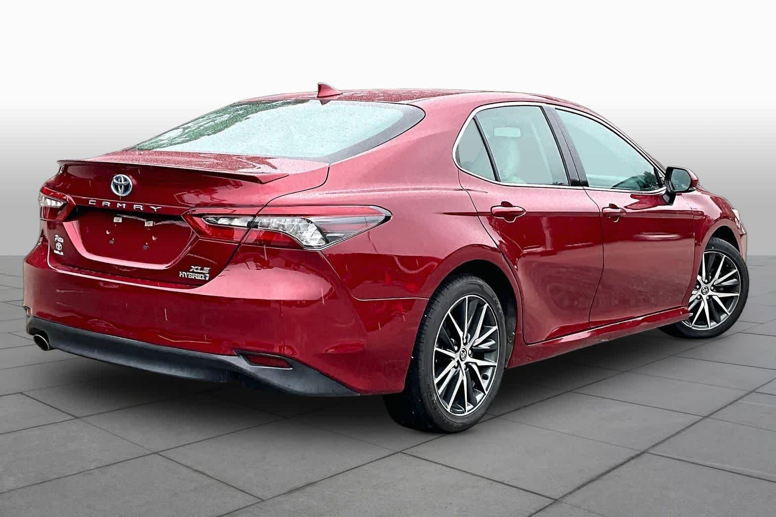 Used 2022 Ruby Flare Pearl Toyota Hybrid XLE image 12