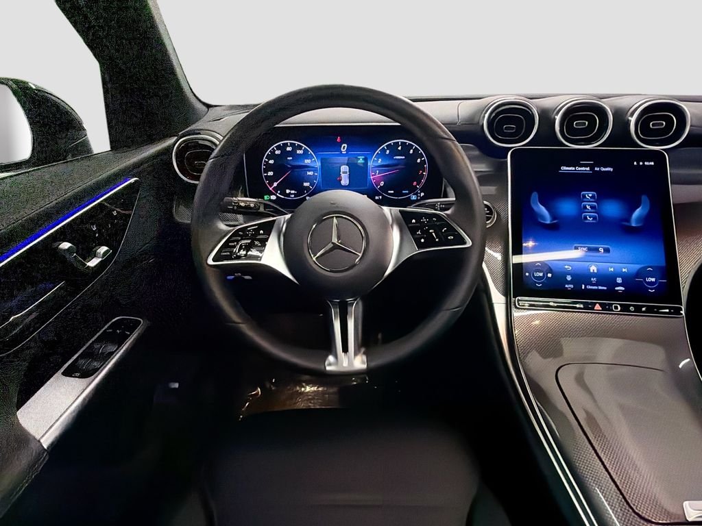 Used 2025 Black Mercedes-Benz GLC 300 image 23