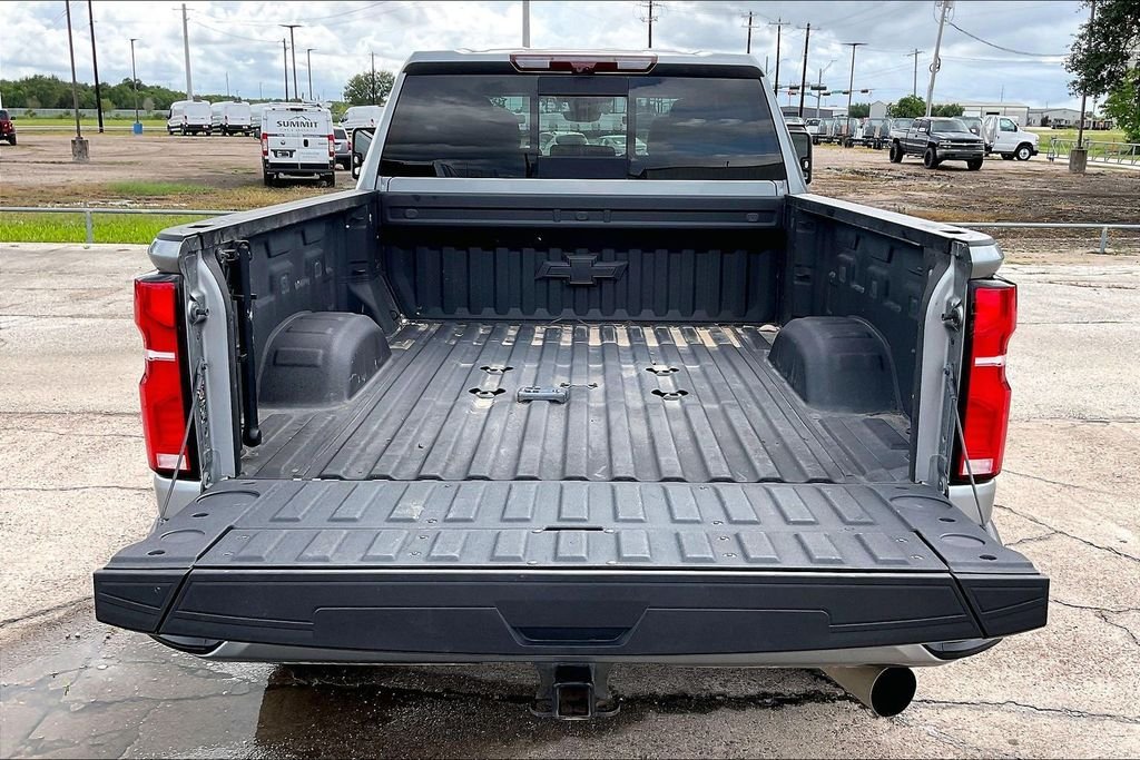 Used 2025 Gray Chevrolet High Country image 37