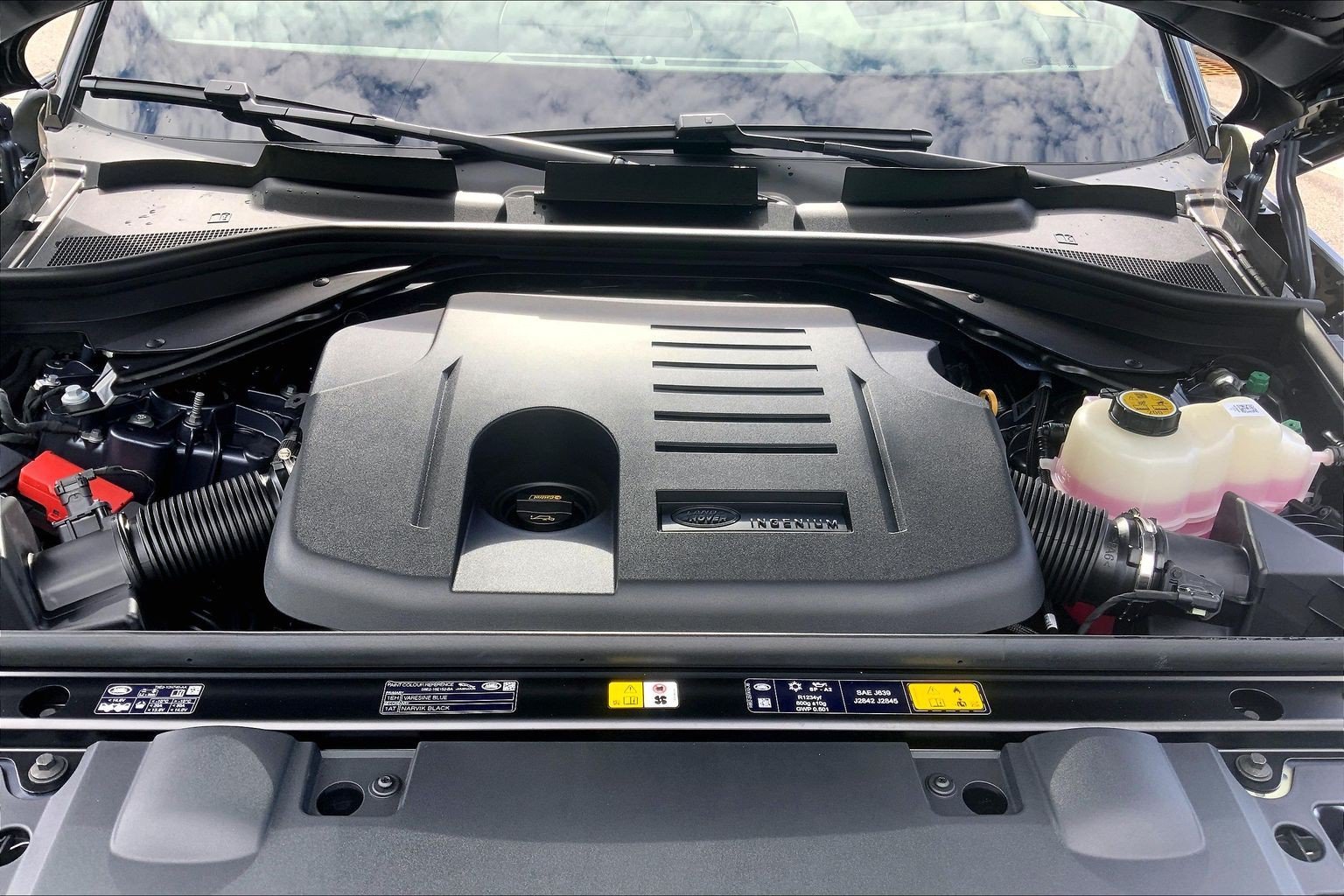 New 2027 Varesine Blue Land Rover Dynamic SE image 16