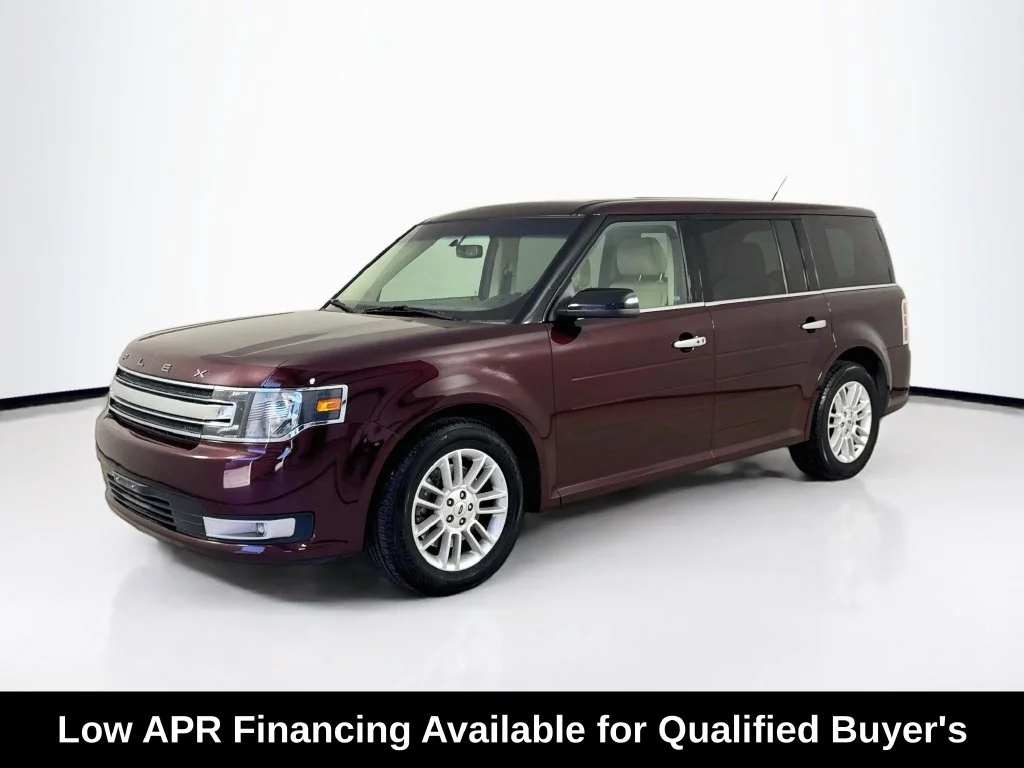 Used 2018 Burgundy Ford SEL image 3