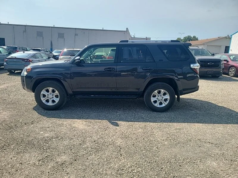 Used 2024  Toyota SR5 Premium image 3