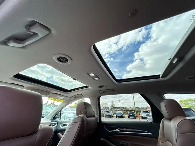 Used 2020 White Buick Avenir image 38