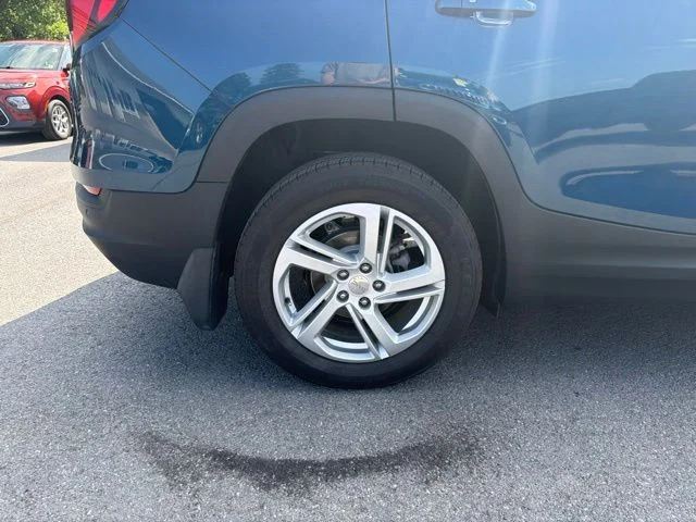 Used 2019 Blue GMC SLE image 15