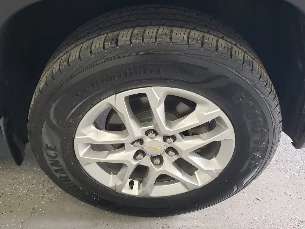 Used 2020 SUMMIT WHITE Chevrolet LT Cloth image 35