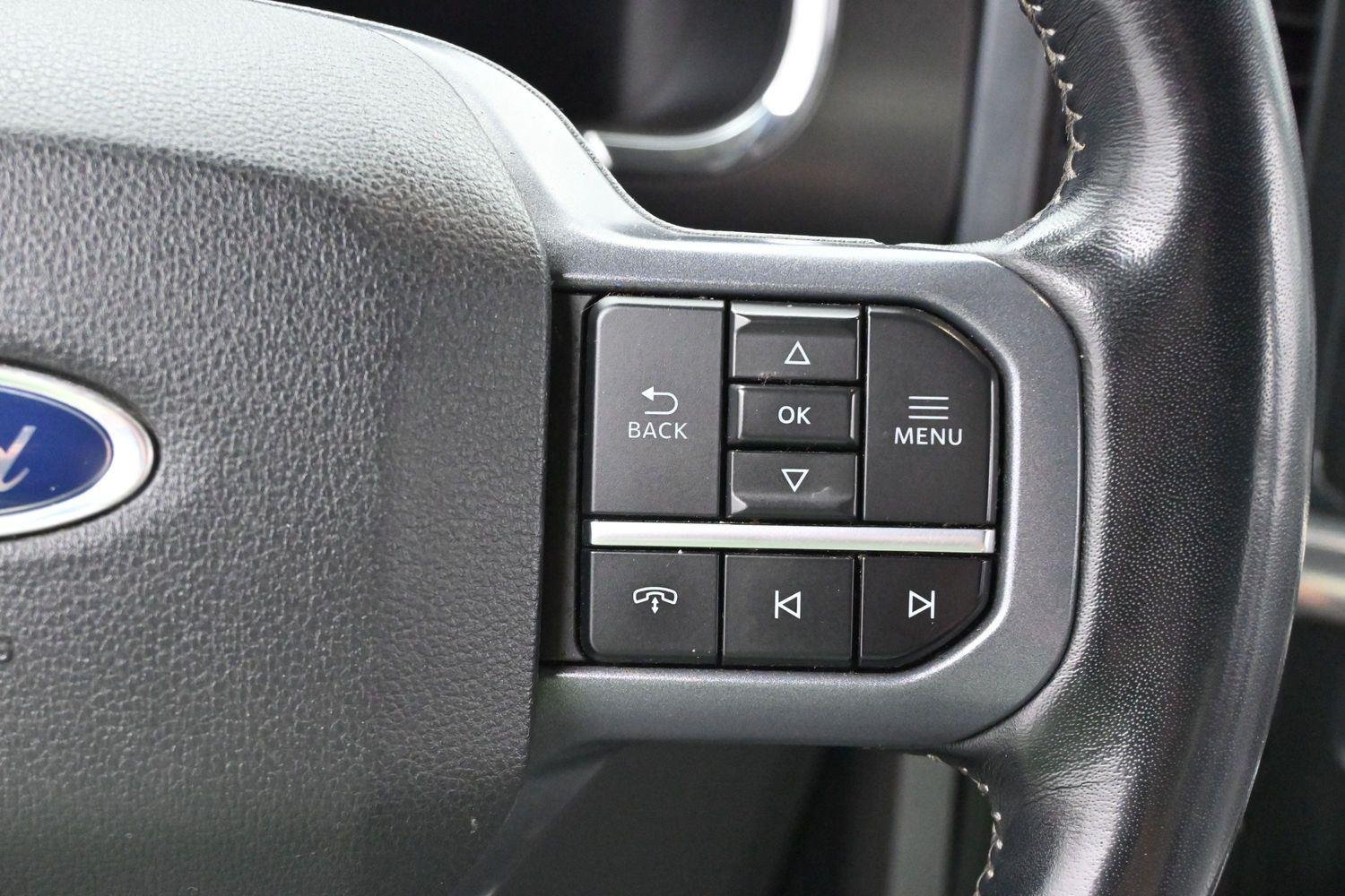 Used 2023  Ford LARIAT image 19