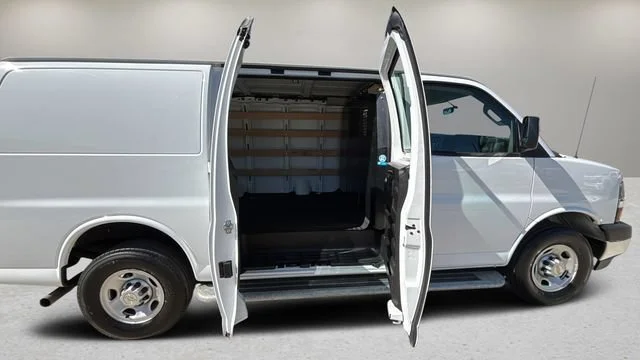 Used 2024 Summit White Chevrolet WT image 37