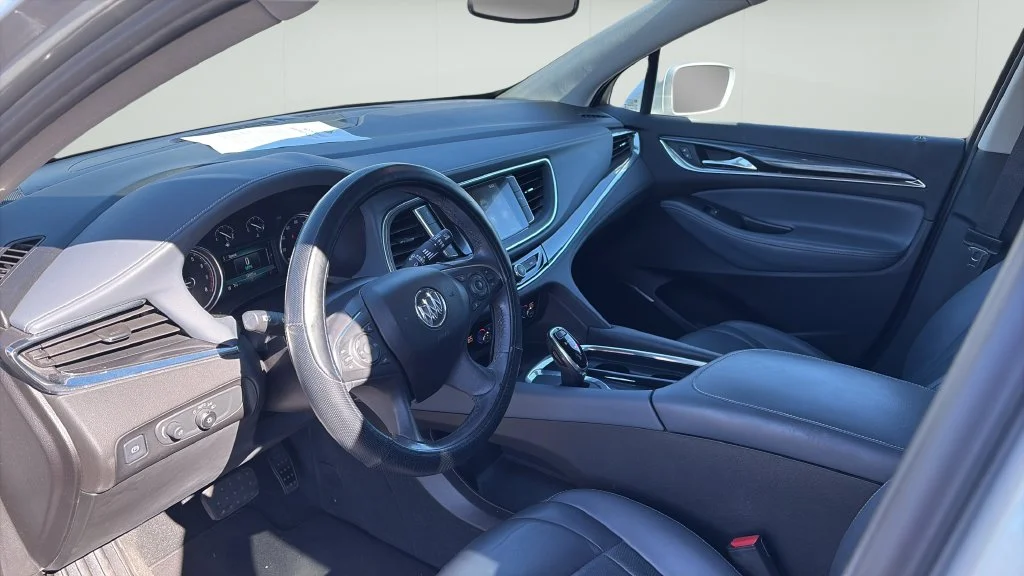 Used 2018 Silver Buick Essence image 9