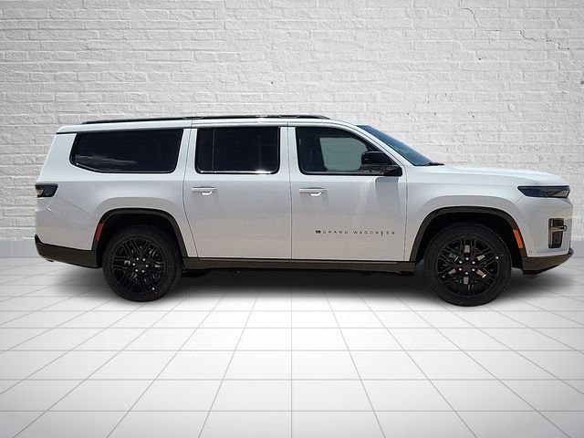 New 2026 Bright White Clear-Coat Exterior Paint Jeep Limited Reserve image 5