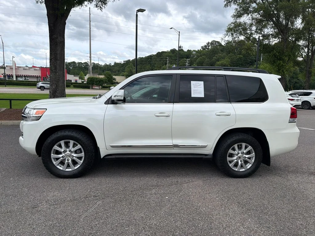 Used 2018 Blizzard Pearl Toyota  image 7