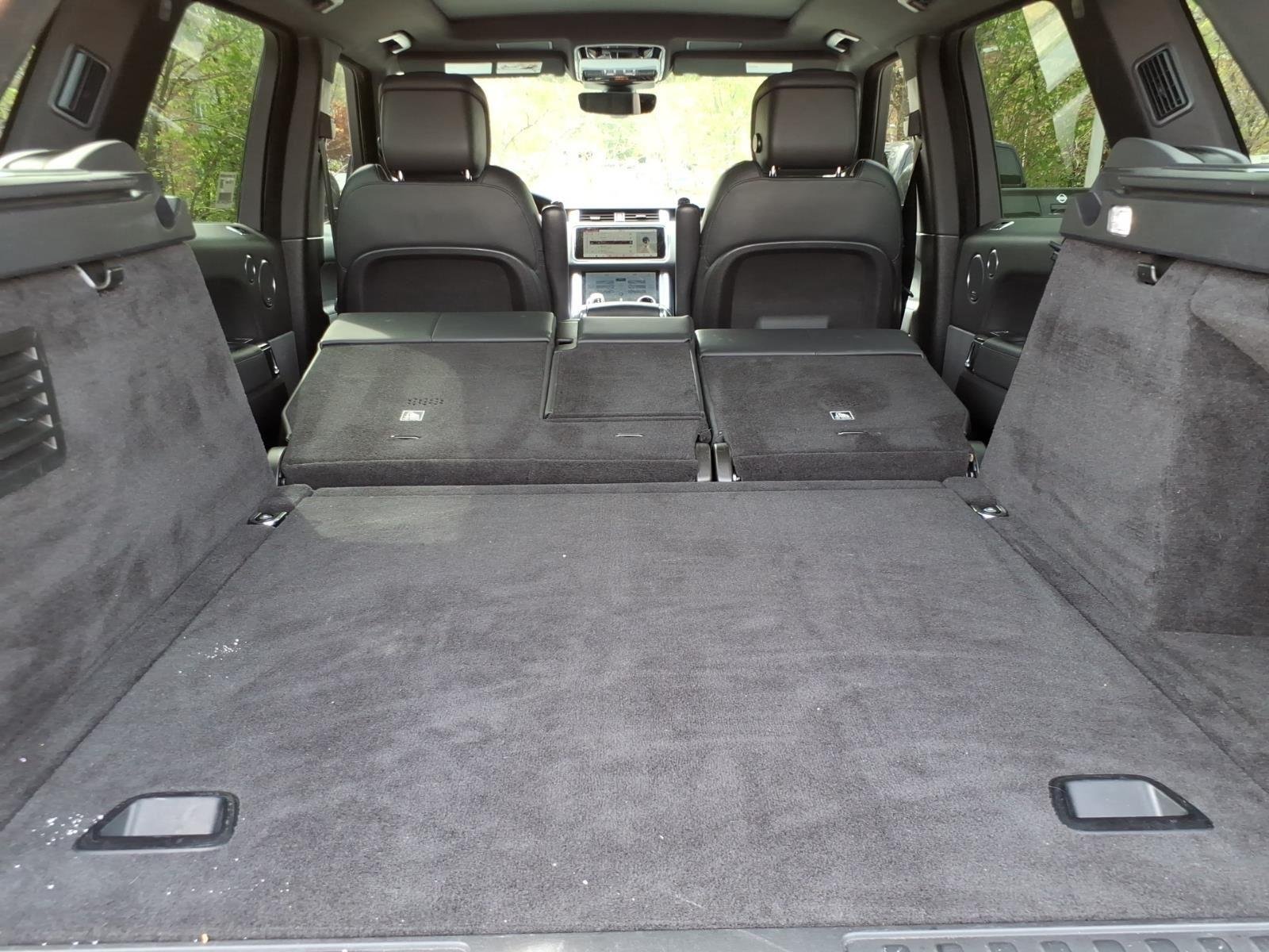 Used 2022 Santorini Black Metallic Land Rover HSE Silver Edition image 23