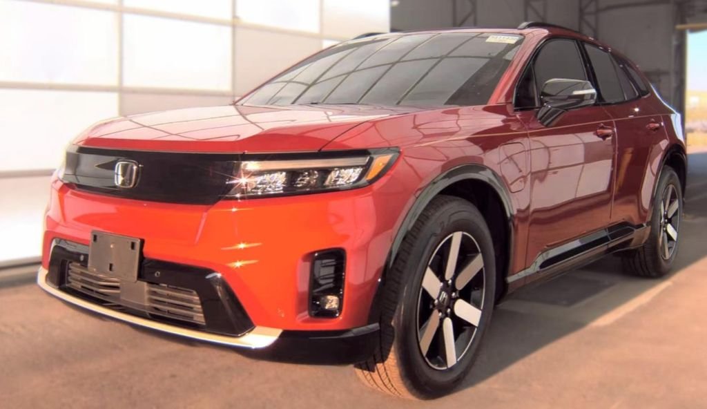 Used 2025 Red Honda Touring image 1