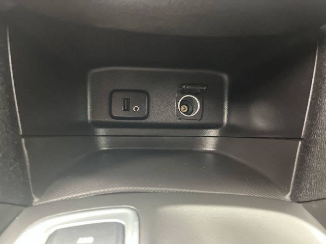 Used 2018 Summit White Chevrolet LT image 21
