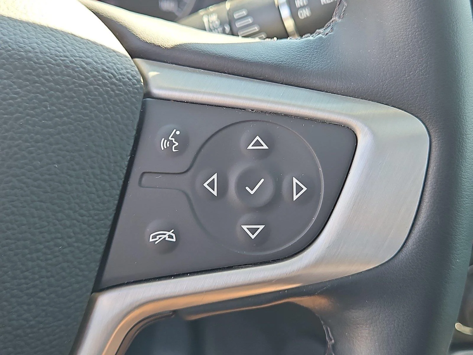 Used 2023 ULTRA BLUE METALLIC GMC SLT image 26