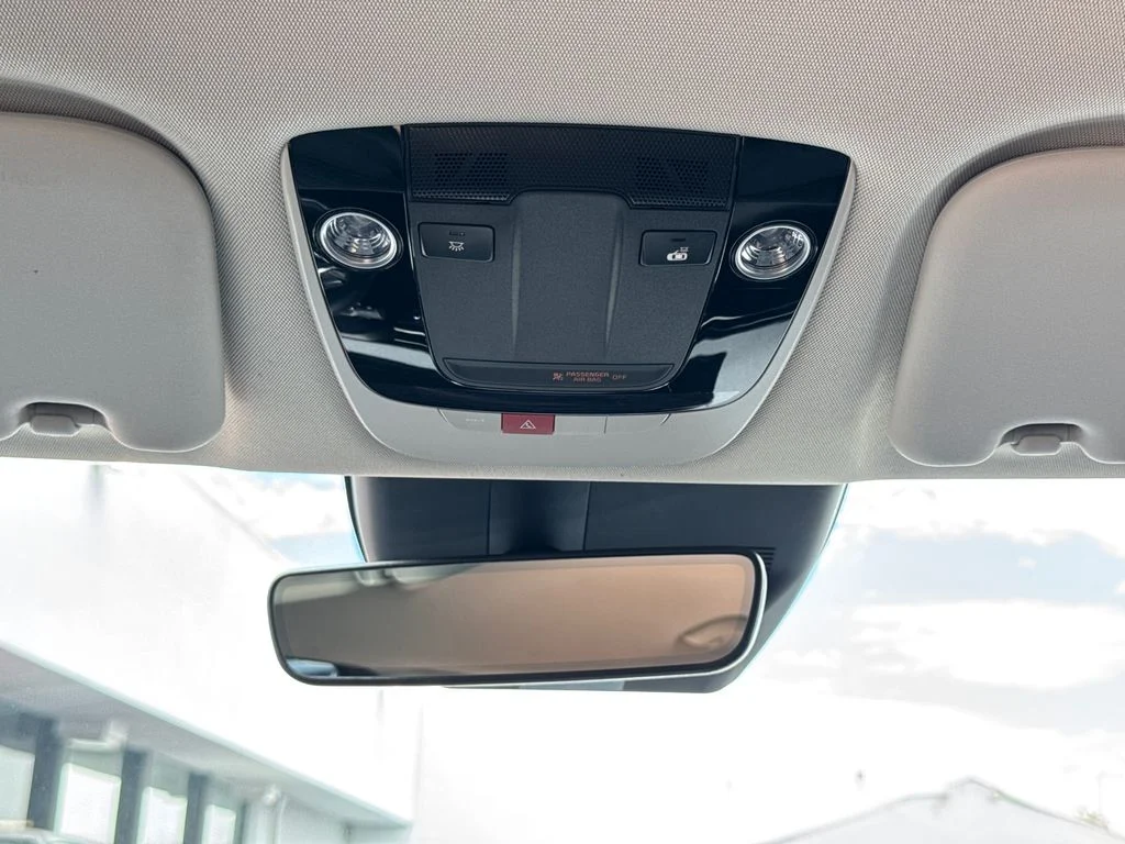 Used 2023 Blue Kia Light image 22