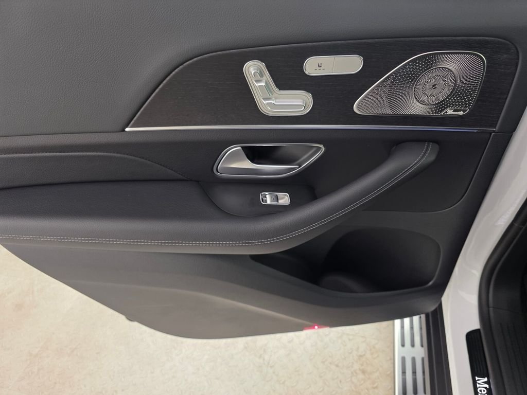 New 2027  Mercedes-Benz GLS 450 image 13