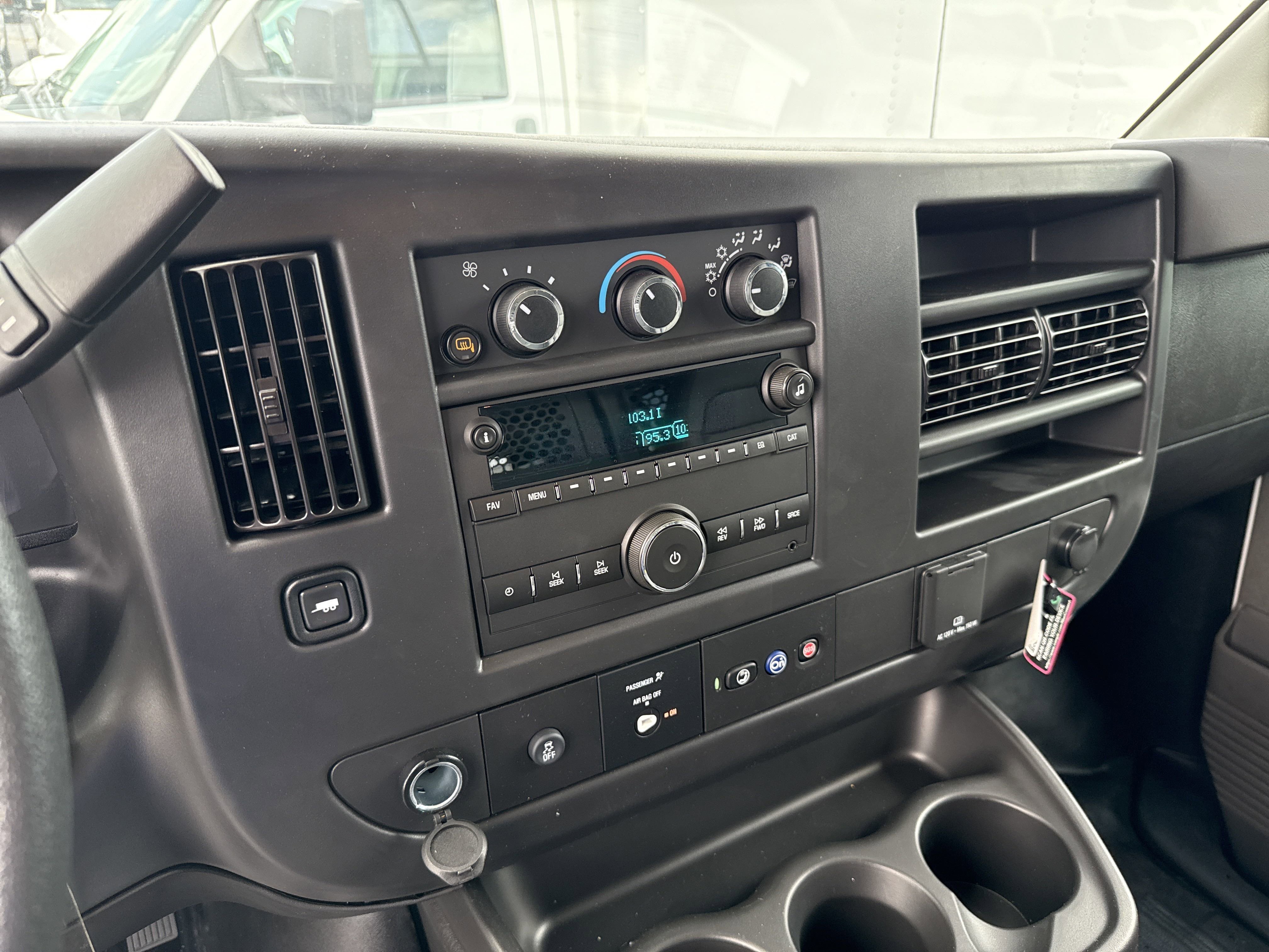 2025 Chevrolet Express Cargo Work Van - Photo 17