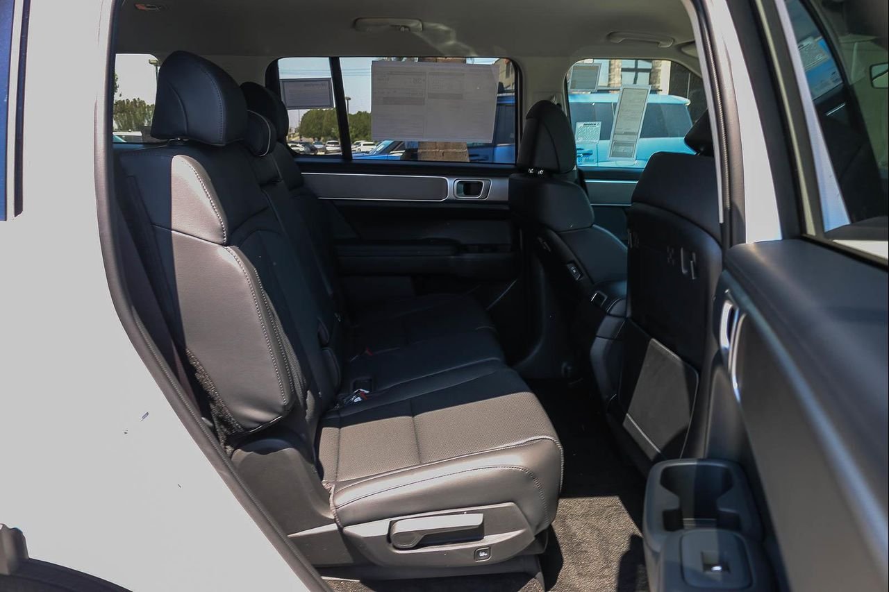 New 2026 White Hyundai SEL image 16