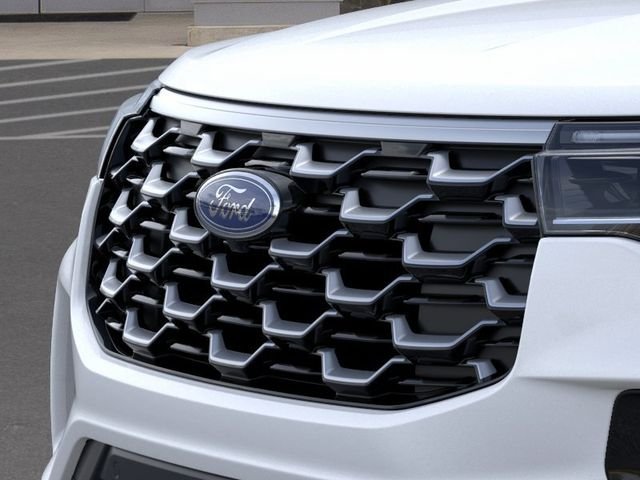 New 2026 Star White Metallic Tri-Coat Ford Platinum image 17