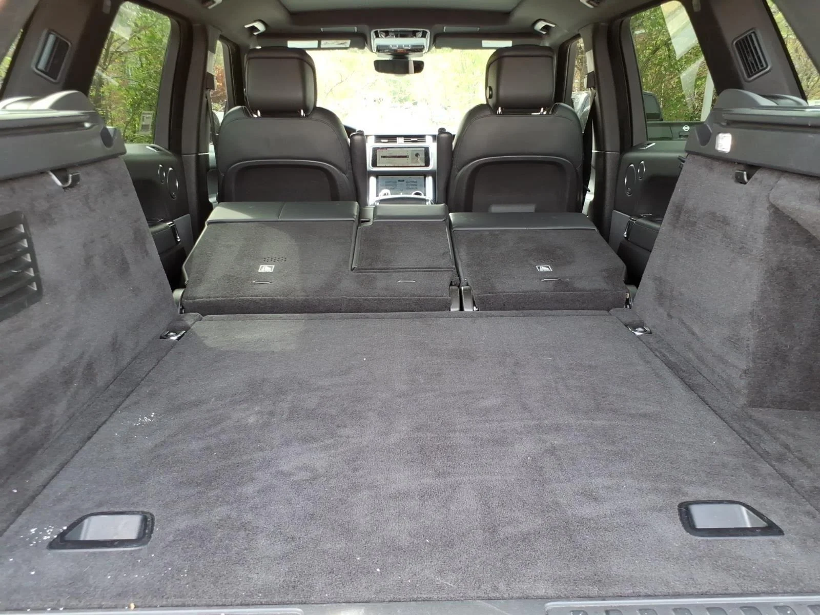 Used 2022 Santorini Black Metallic Land Rover HSE Silver Edition image 23