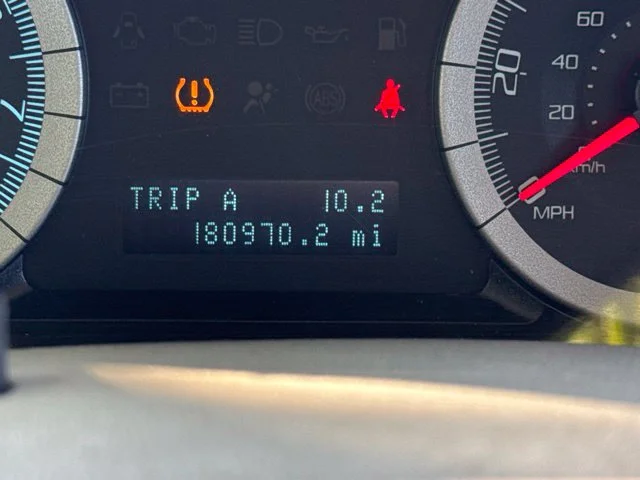 Used 2010 Beige Ford XLT image 24