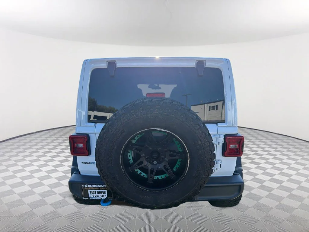 Used 2022 White/off-white Jeep Unlimited Rubicon 4xe image 6