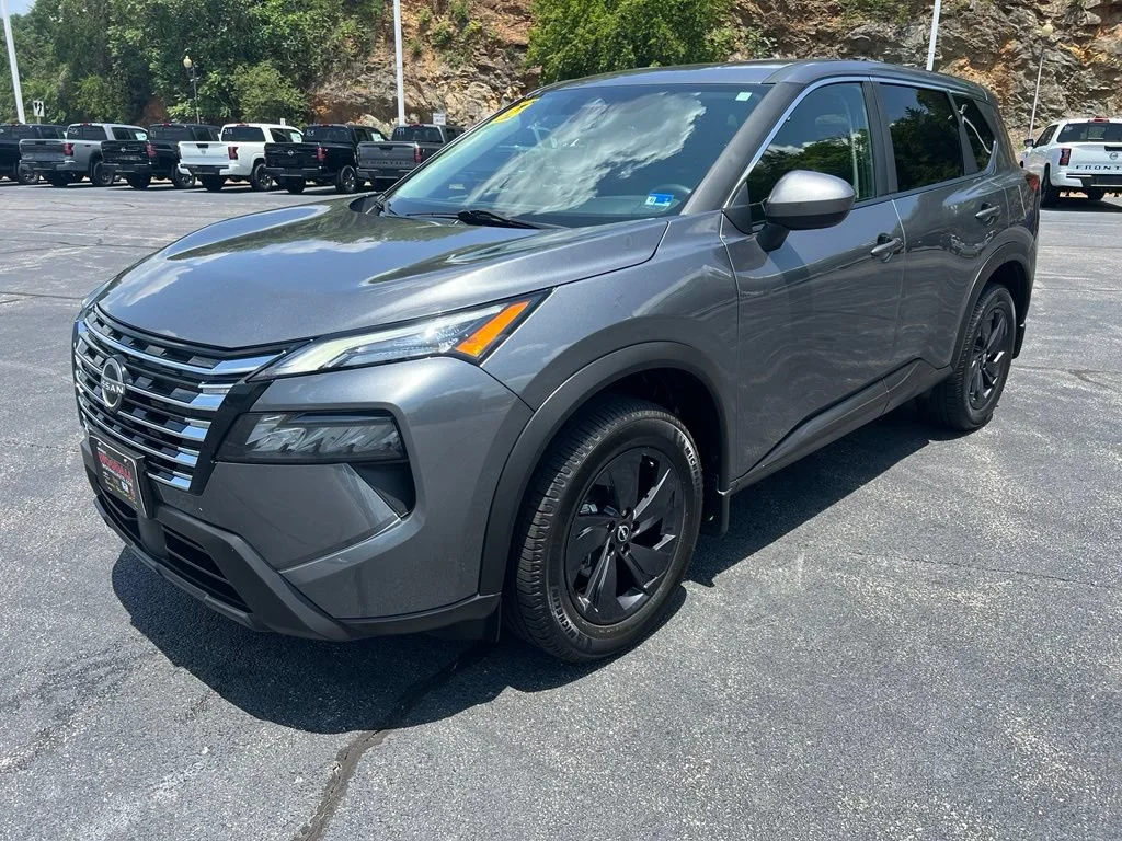 Used 2024 Gun Metallic Nissan SV image 3