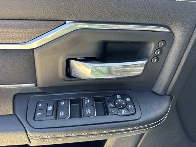 New 2027 Bright White Clear-Coat Exterior Paint RAM Laramie image 45