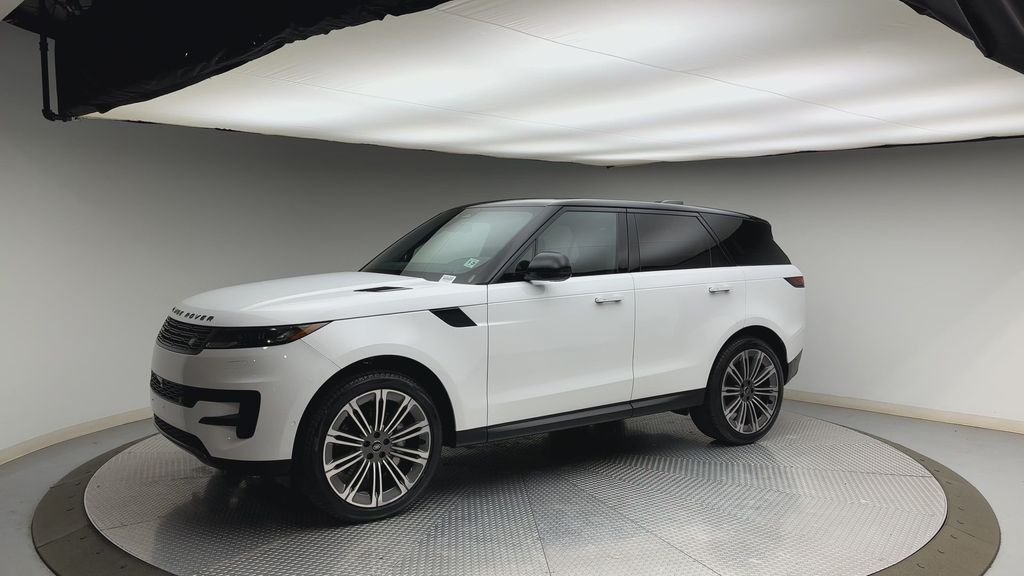 Used 2024 Fuji White Land Rover SE image 6
