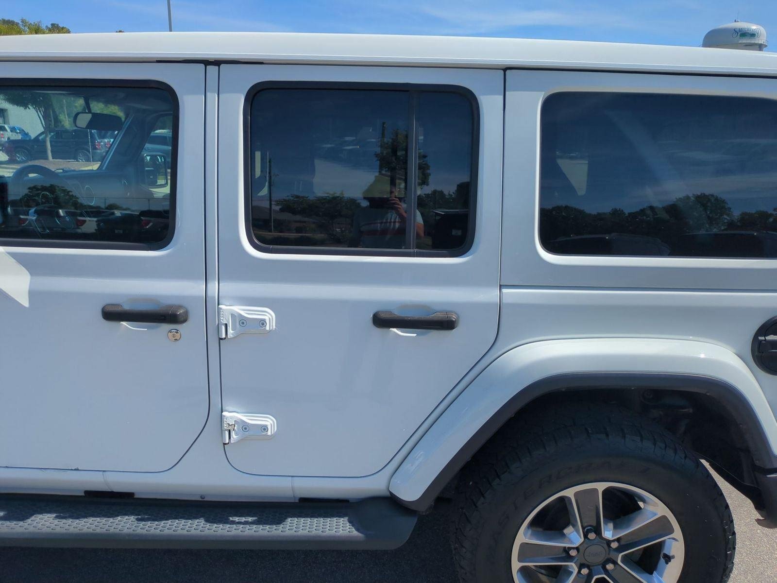 Used 2019 Bright White Clearcoat Jeep Sahara image 30