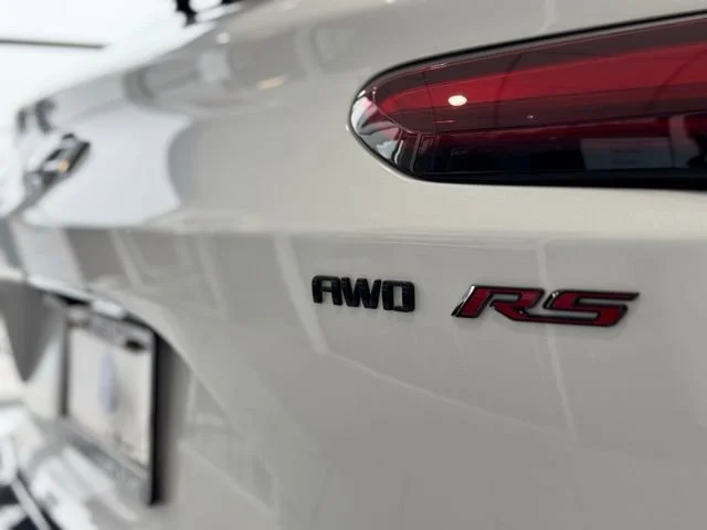 New 2025 Iridescent Pearl Tricoat Chevrolet RS image 19