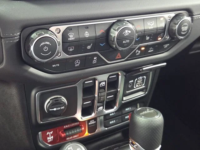 New 2026 Anvil Clear-Coat Exterior Paint Jeep Mojave X image 18