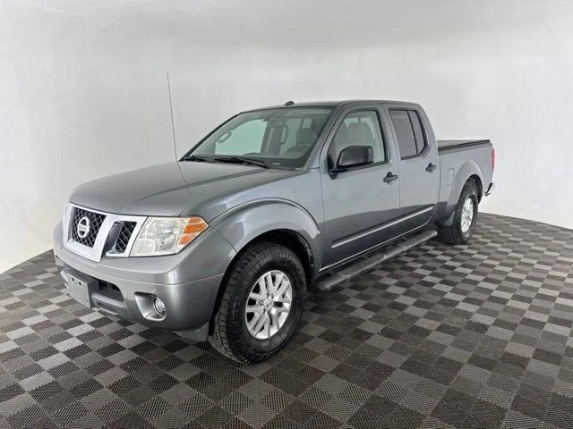 Used 2016 Gray Nissan SV image 3