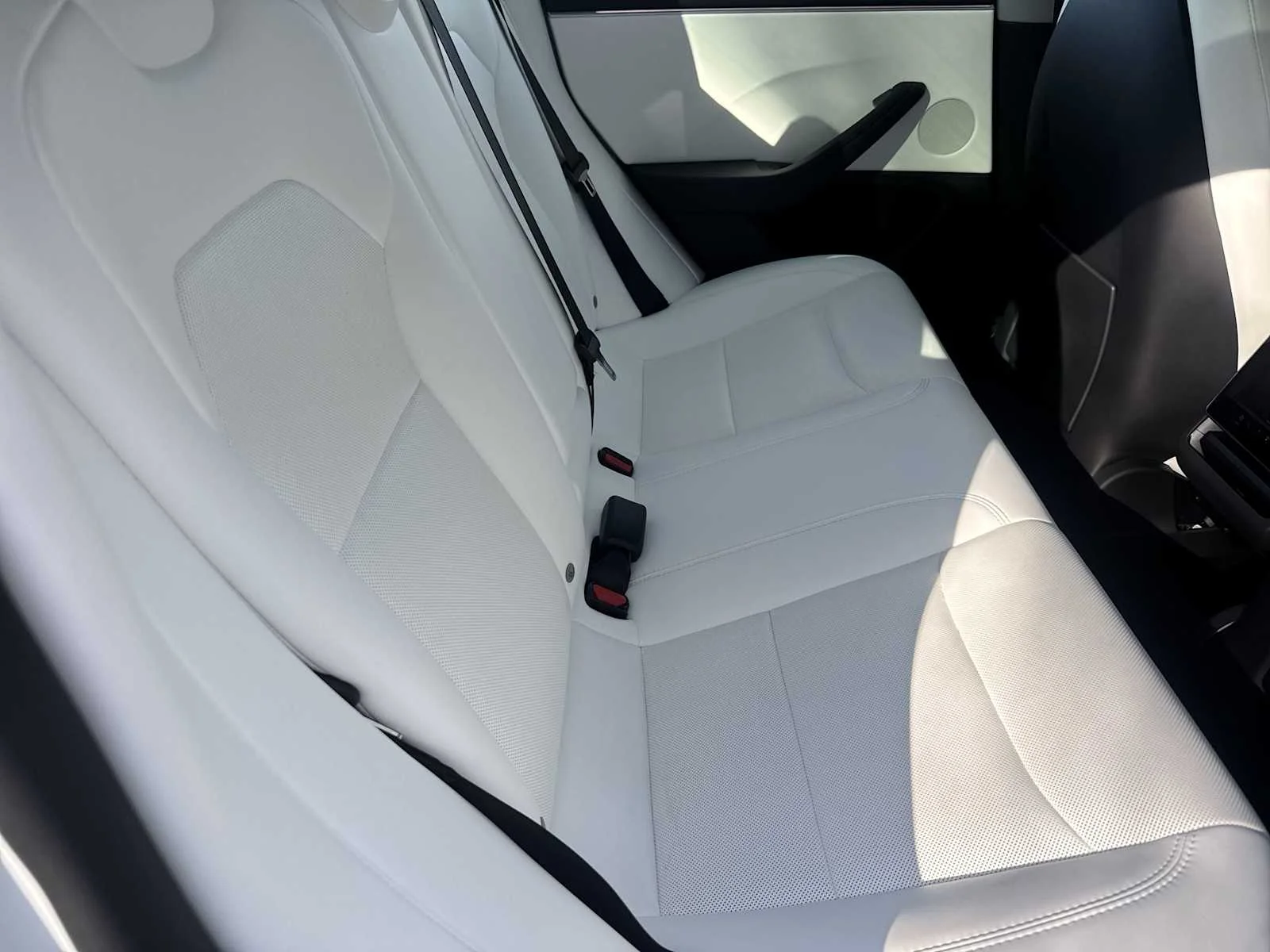 Used 2025 White Tesla Long Range image 17