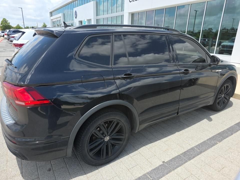 Used 2022 Black Volkswagen 2.0T SE R-Line Black image 2