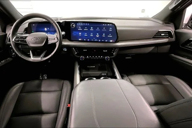 2025 Chevrolet Suburban Z71 - Photo 19