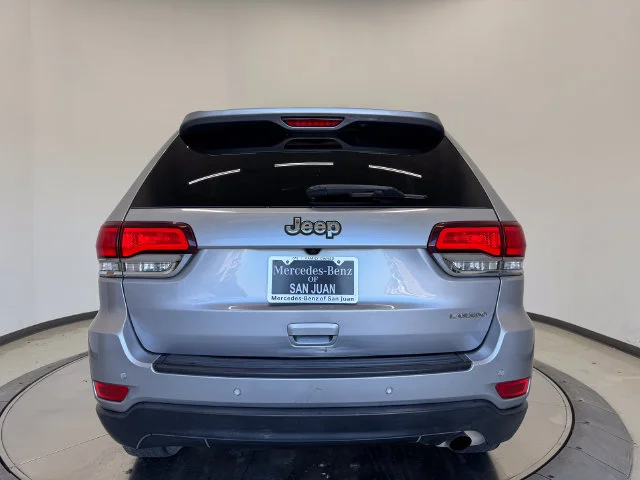 Used 2020 Billet Silver Metallic Clearcoat Jeep Laredo E image 13