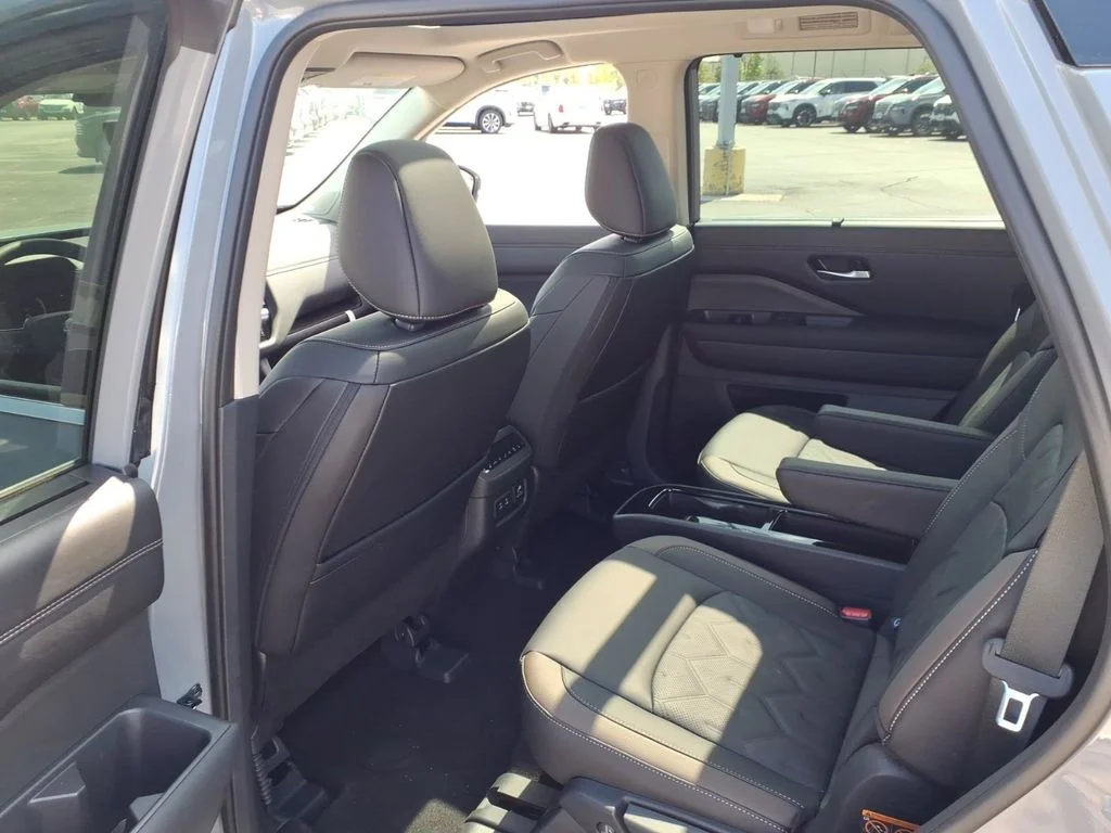 2026 Nissan Pathfinder Platinum - Photo 7