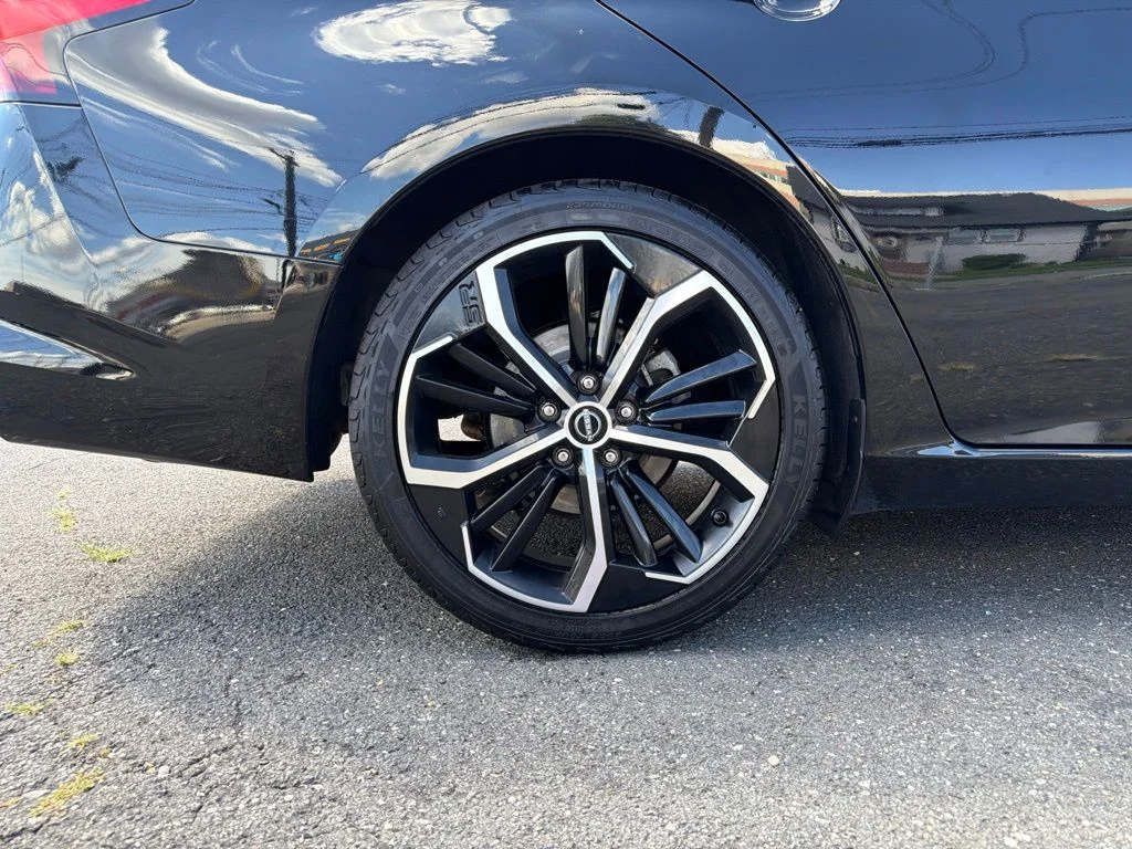 Used 2024 Black Nissan 2.5 SR image 13