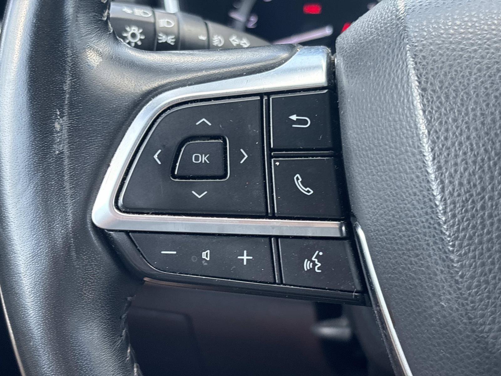 Used 2021 Black Toyota XLE image 17