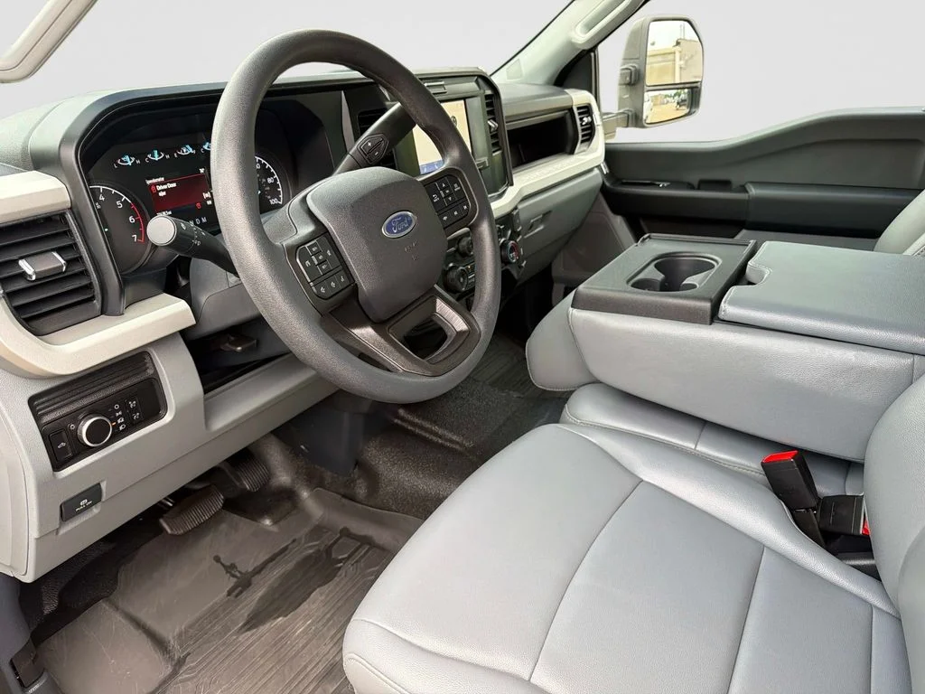 Used 2025 White Ford XL image 22