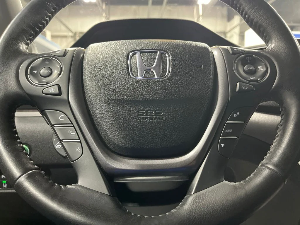 Certified Used 2022 Radiant Red Metallic II Honda RTL-E image 18