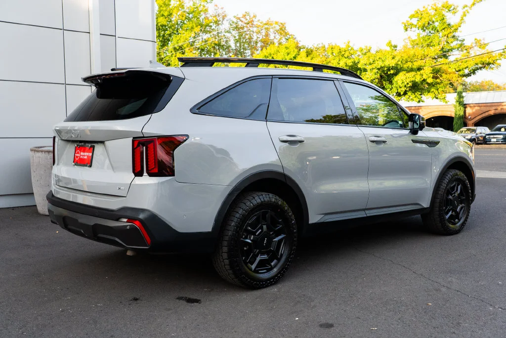 Used 2024 Gray Kia X-Pro SX Prestige image 6