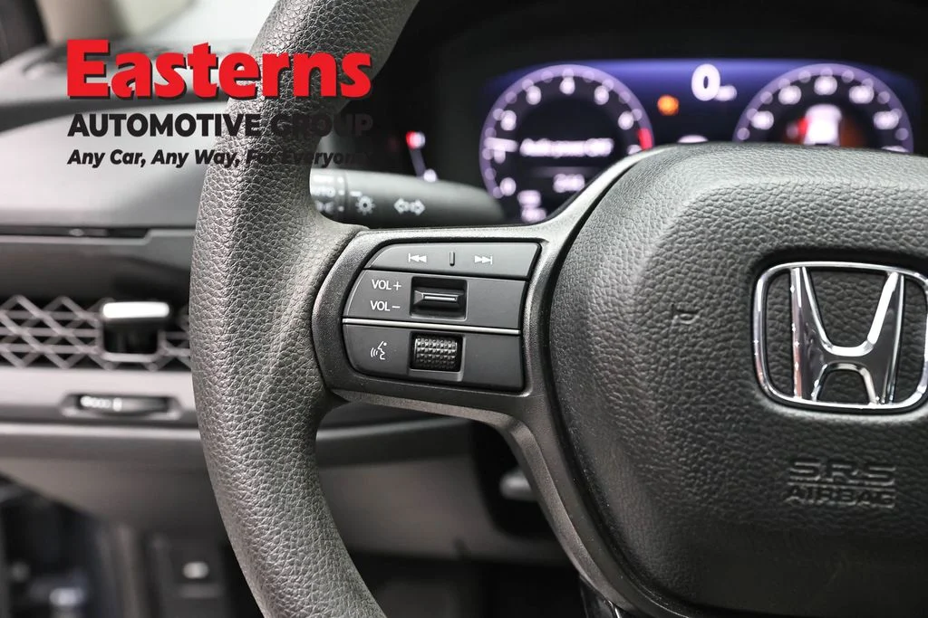 Used 2025 Gray Honda SE image 15