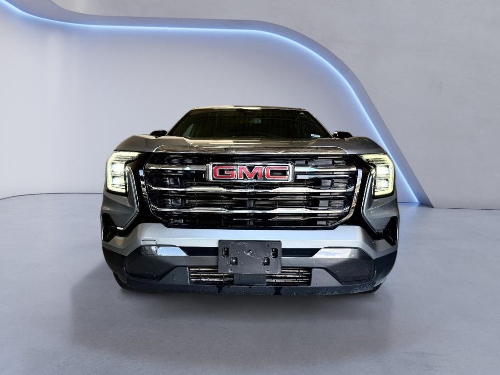Used 2025 Gray GMC FWD Elevation image 3